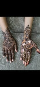 Irsa mehndi artist