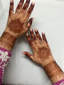 Irsa mehndi artist